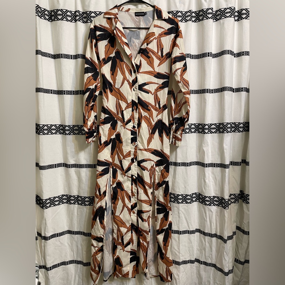 PrettyLittleThing Black and Brown Leaf Print Maxi Dress